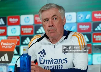 HLV Ancelotti không giỏi công nghệ nên miễn nhiễm mạng xã hội