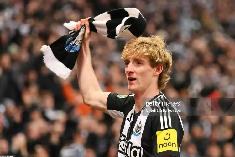 Newcastle hủy kế hoạch diễu hành ăn mừng Carabao Cup