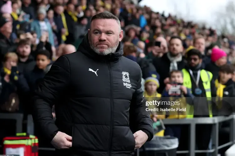 Rooney sang Dubai làm HLV mua vui cho giới nhà giàu