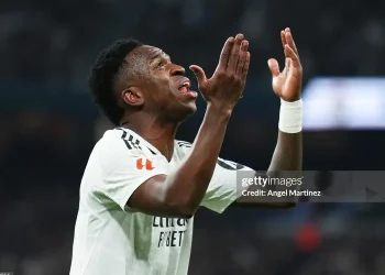 Vinicius đang dao động trước mức lương 1 tỷ euro từ Saudi Pro League