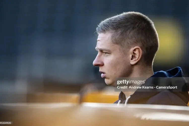 Zinchenko bị cơ quan thuế tại Anh ‘sờ gáy’