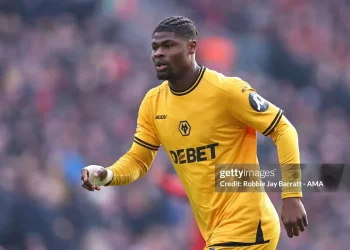 Wolves nhận cú hích lực lượng