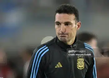 HLV Argentina xóa tan mâu thuẫn với Raphinha