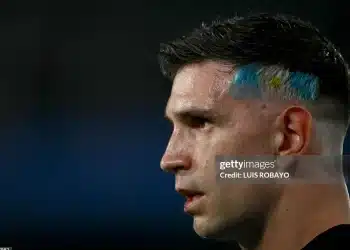 Martinez chọc giận HLV Argentina