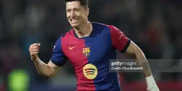 Lewandowski vẫn liên tục ghi bàn cho Barcelona.