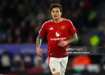Trung vệ Manchester United gửi thông điệp đến Amorim