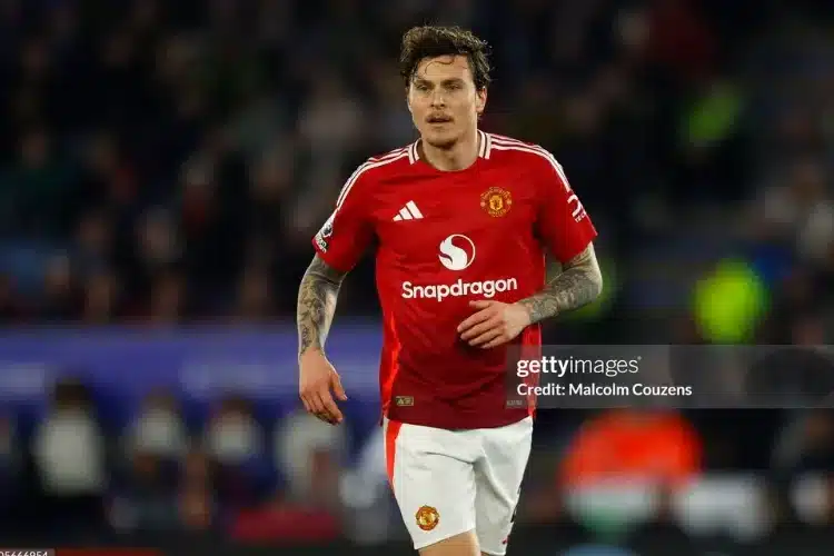 Trung vệ Manchester United gửi thông điệp đến Amorim