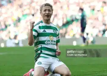 Tiền đạo Nhật Bản gây ngỡ ngàng