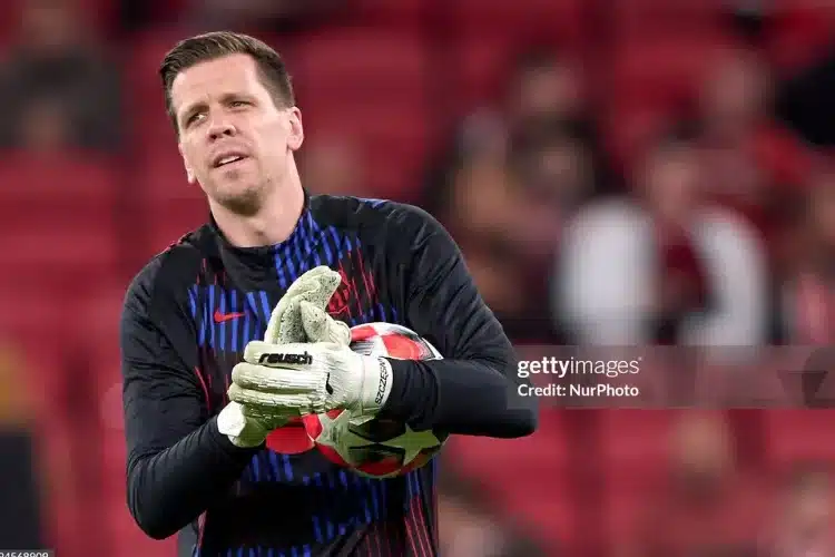 Szczesny trước cơ hội phá kỷ lục bất bại tại Barcelona