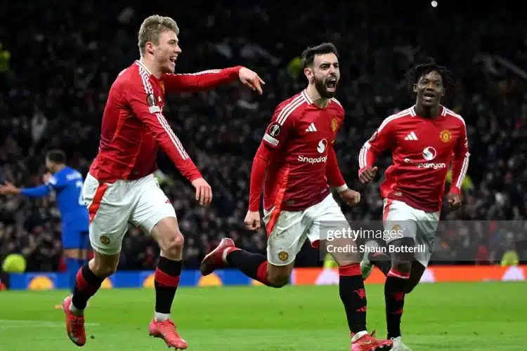 Manchester United vẫn có thể cứu vãn mùa giải này