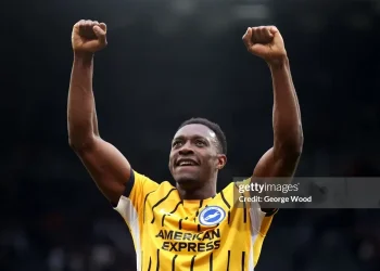 Welbeck hồi sinh ngoạn mục ở tuổi 34