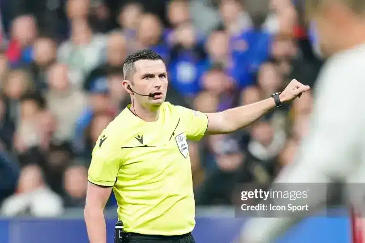 Giới trọng tài Anh lao đao