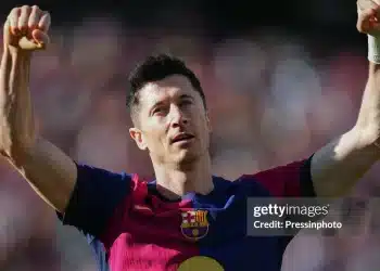 Ngả mũ trước Lewandowski