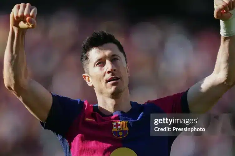 Ngả mũ trước Lewandowski