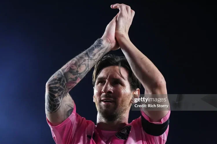 HLV Ranieri tiếp tục gây ấn tượng