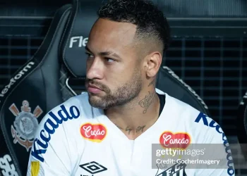 Neymar lại bị chấn thương hành hạ