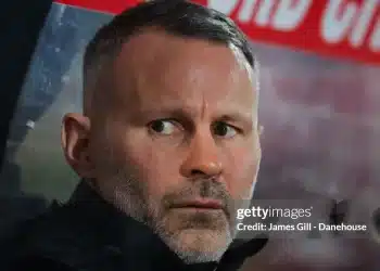 Nhà hàng của Giggs phá sản, nợ lương