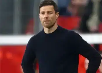 Leverkusen phả hơi nóng vào Bayern