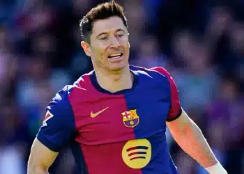 Lewandowski tỏa sáng giúp Barca giữ vững ngôi đầu