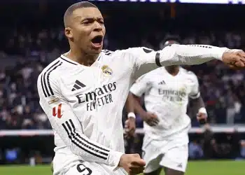 Mbappe tỏa sáng rực rỡ, sánh ngang Ronaldo