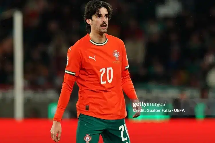 Người hùng Bồ Đào Nha lọt vào tầm ngắm MU