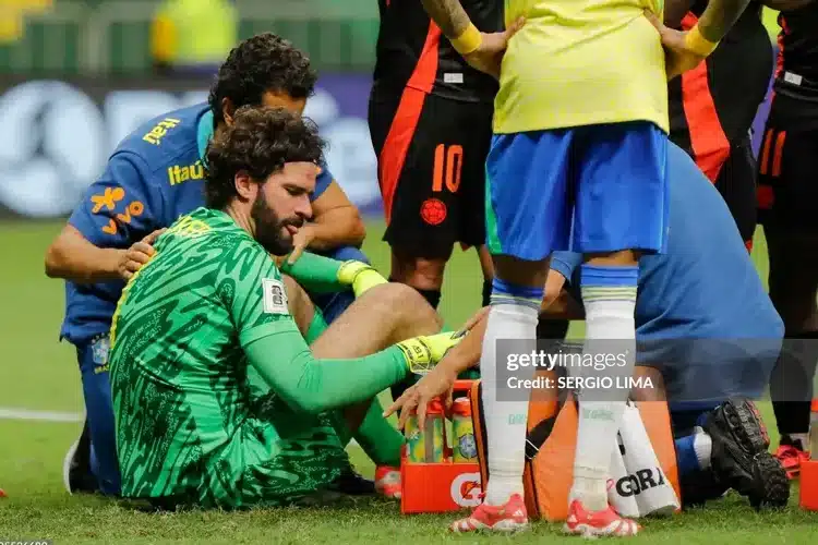 Alisson đã được chuyển về Liverpool sau va chạm khủng khiếp