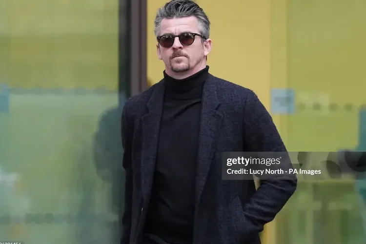 Cả nước Anh phẫn nộ vì phản ứng của vũ phu Barton