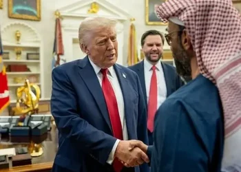 Giám đốc Manchester City gặp Tổng thống Mỹ, dằn mặt FA