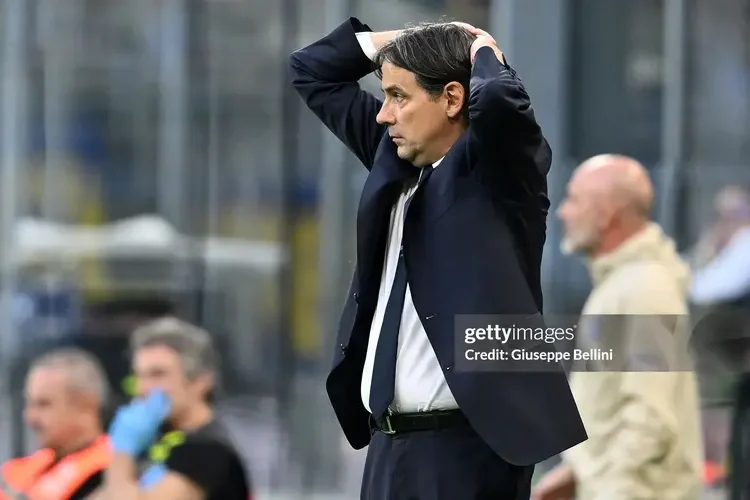 HLV Inzaghi bị thẻ đỏ trong chiến thắng của Inter Milan