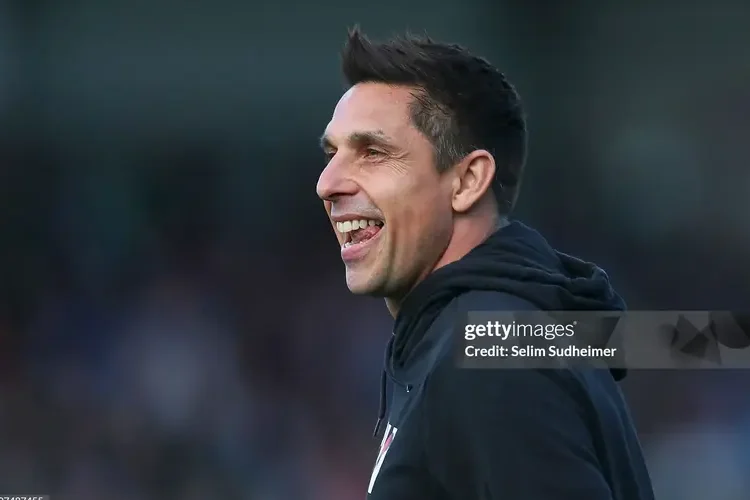 HLV của Kiel có quyết định lịch sử mà Ancelotti, Pep cũng chưa dám làm