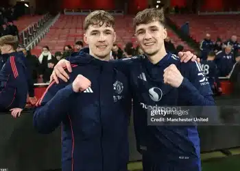 Hai con trai của Fletcher đeo băng thủ quân 2 đội tuyển kình địch