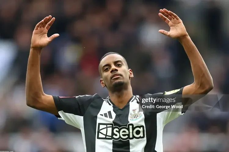 Isak lọt vào mắt xanh của gia đình đạo chích