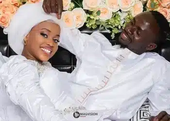 Mane khoe lần đầu làm cha khi ghi bàn giữa Ronaldo và Duran