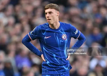 Palmer không thể tự phá kỷ lục khi đá hỏng 11 mét