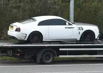 Rashford thay màu xe vẫn không tránh được tai nạn