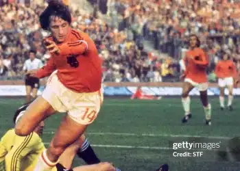 Johan Cruyff và mùa hè định hình lại bóng đá thế giới