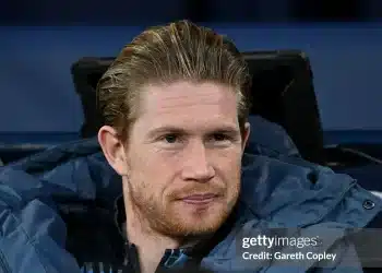 De Bruyne được dựng tượng