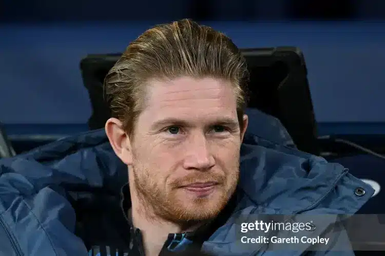 De Bruyne được dựng tượng