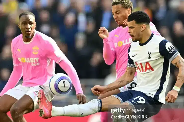 Southampton lập kỷ lục rớt hạng Premier League