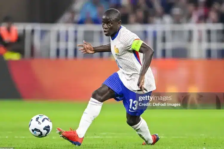 Kante có thể trở lại châu Âu