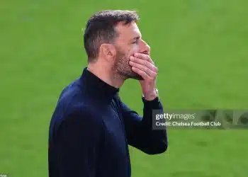 Leicester tính đường thay Van Nistelrooy