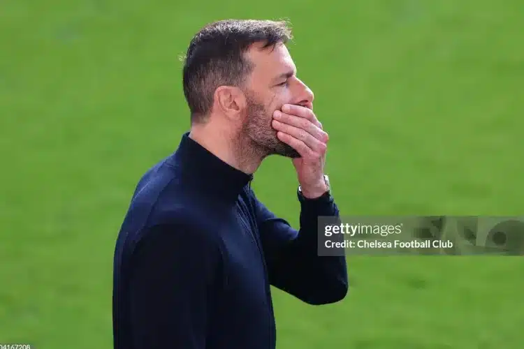 Leicester tính đường thay Van Nistelrooy