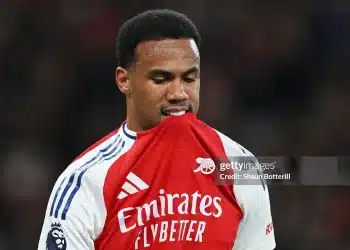 Arsenal thiệt hại nặng ở hàng thủ