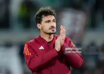 Hummels ra quyết định giải nghệ