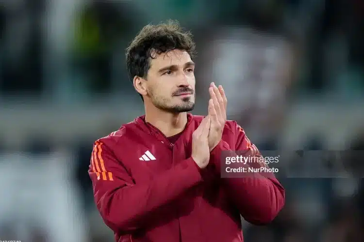 Hummels ra quyết định giải nghệ
