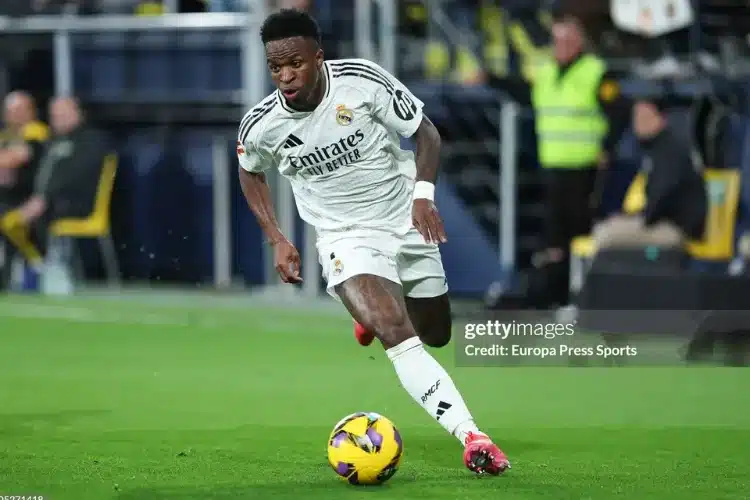 Vinicius soán ngôi Người ngoài hành tinh Ronaldo