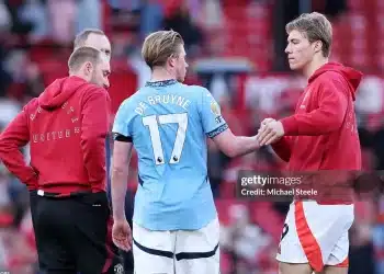 Kịch bản thảm họa ở derby Manchester