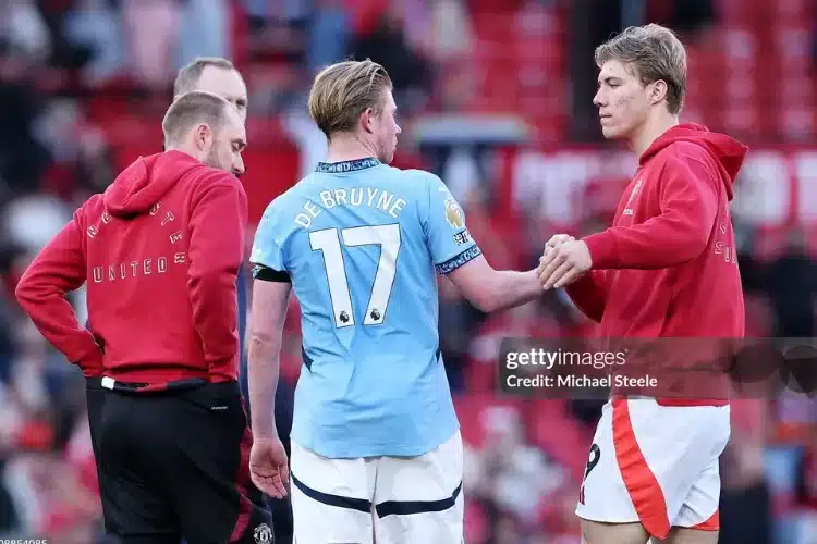 Kịch bản thảm họa ở derby Manchester