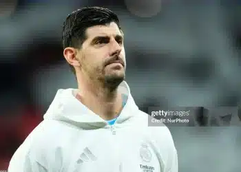 Real Madrid đề phòng bài đá phạt của Arsenal