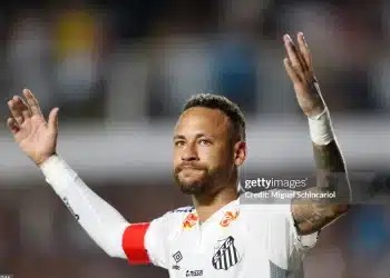 Neymar gây chú ý